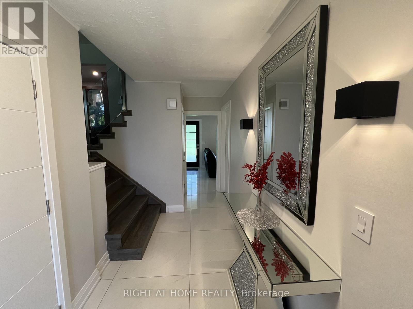 310 Admiral Road, Oshawa, Ontario  L1J 3A5 - Photo 5 - E12548900