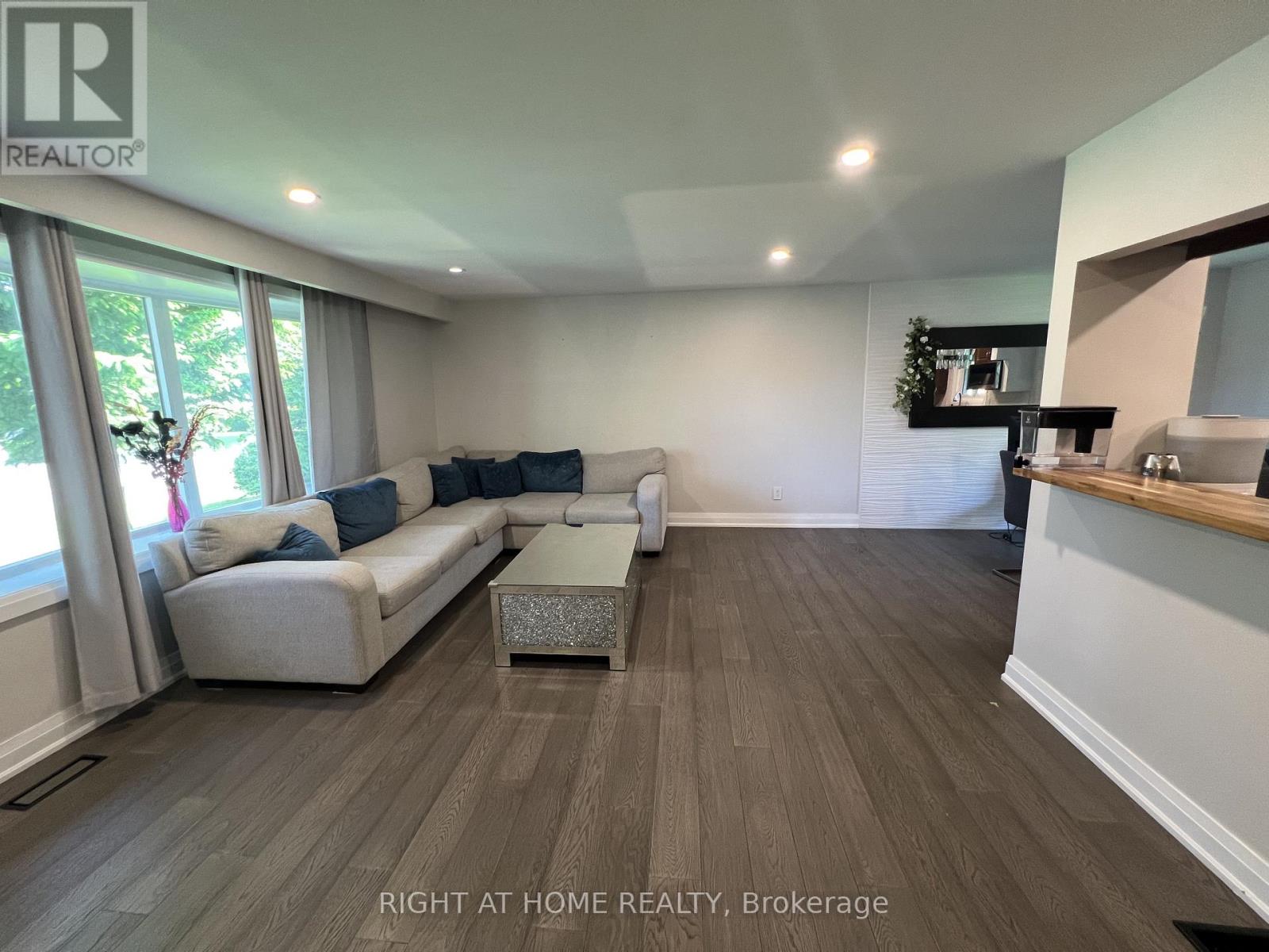 310 Admiral Road, Oshawa, Ontario  L1J 3A5 - Photo 7 - E12548900