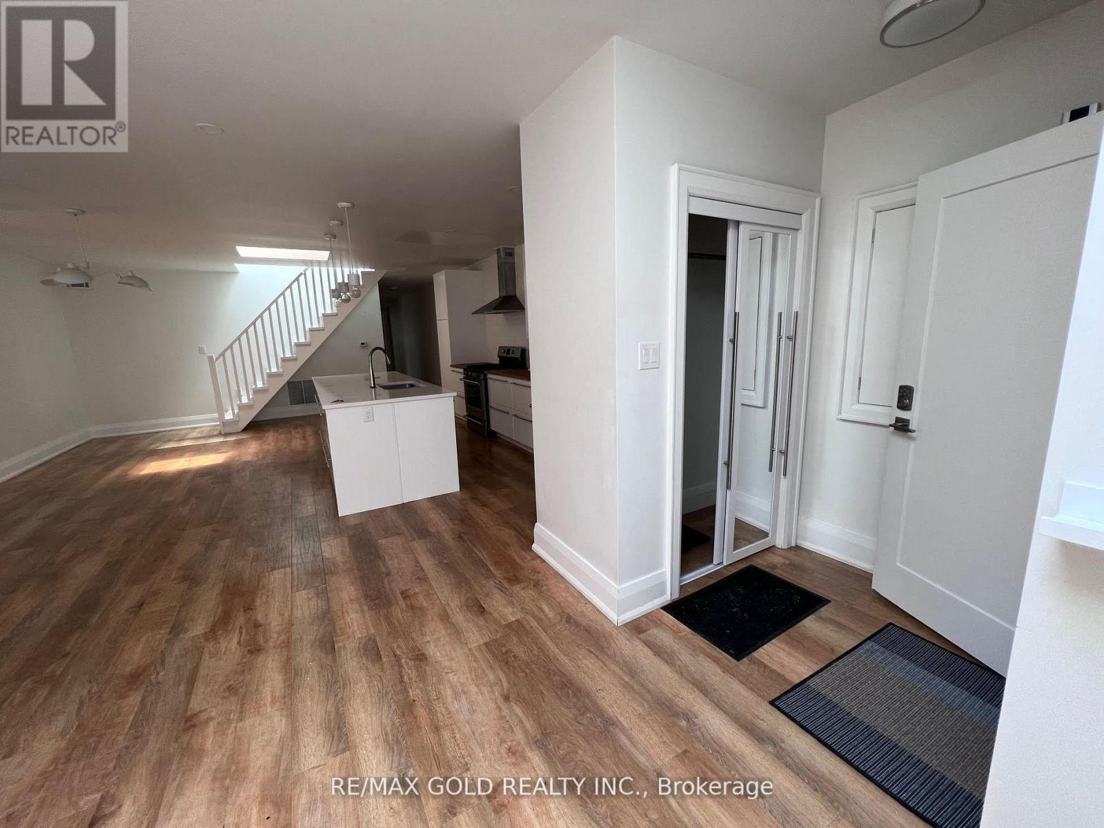 2b - 2215 Danforth Avenue, Toronto, Ontario  M4C 1K4 - Photo 3 - E12548910