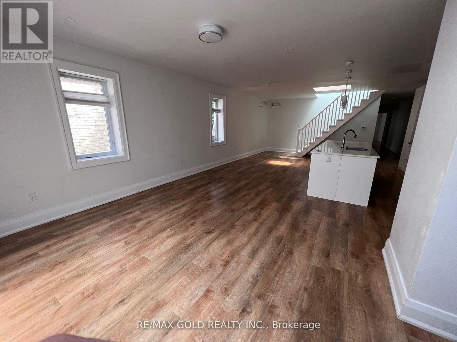 2b - 2215 Danforth Avenue, Toronto, Ontario  M4C 1K4 - Photo 4 - E12548910