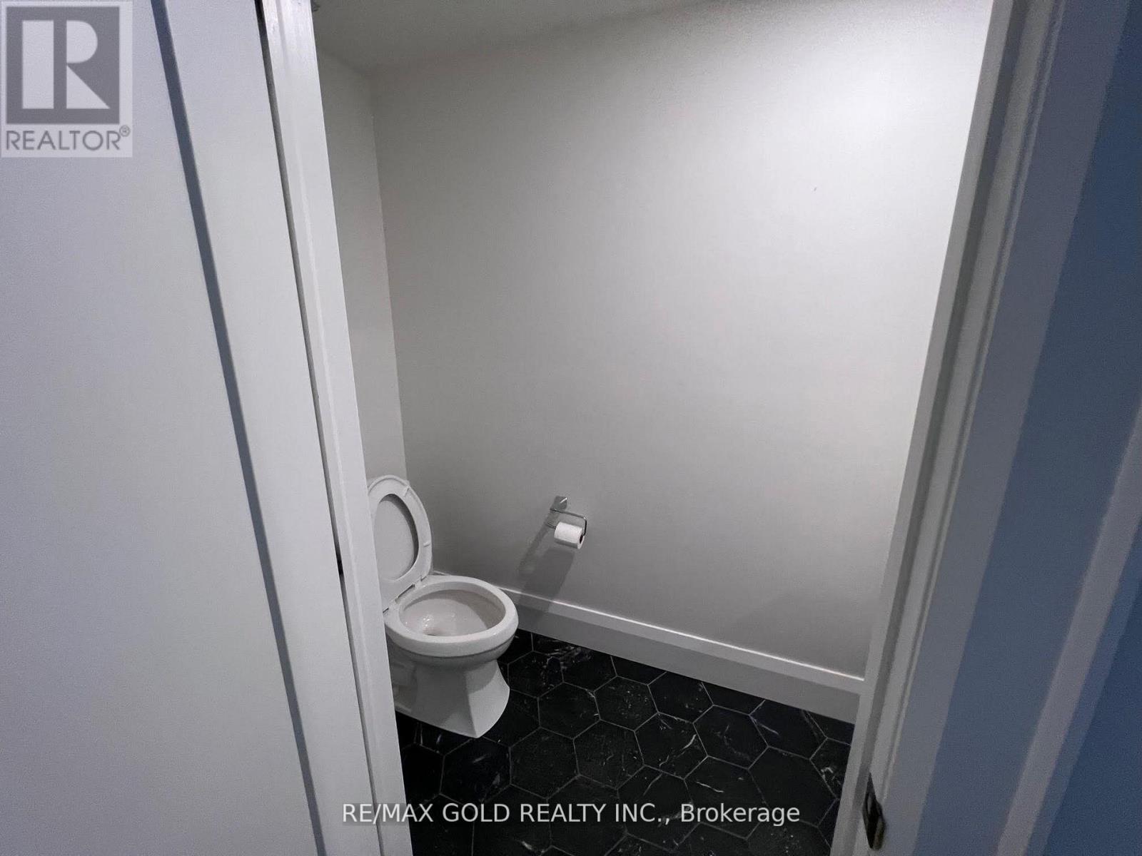 2b - 2215 Danforth Avenue, Toronto, Ontario  M4C 1K4 - Photo 9 - E12548910