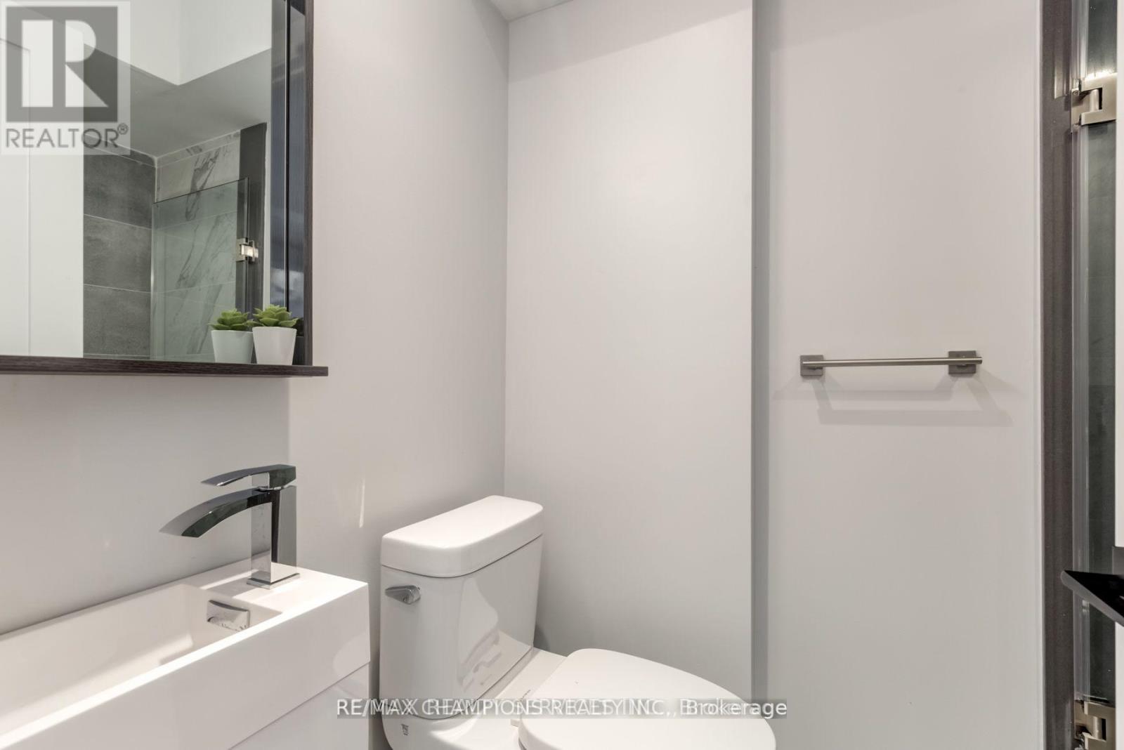 Bsmt - 41 Caroline Avenue, Toronto, Ontario  M4M 2X6 - Photo 11 - E12548924