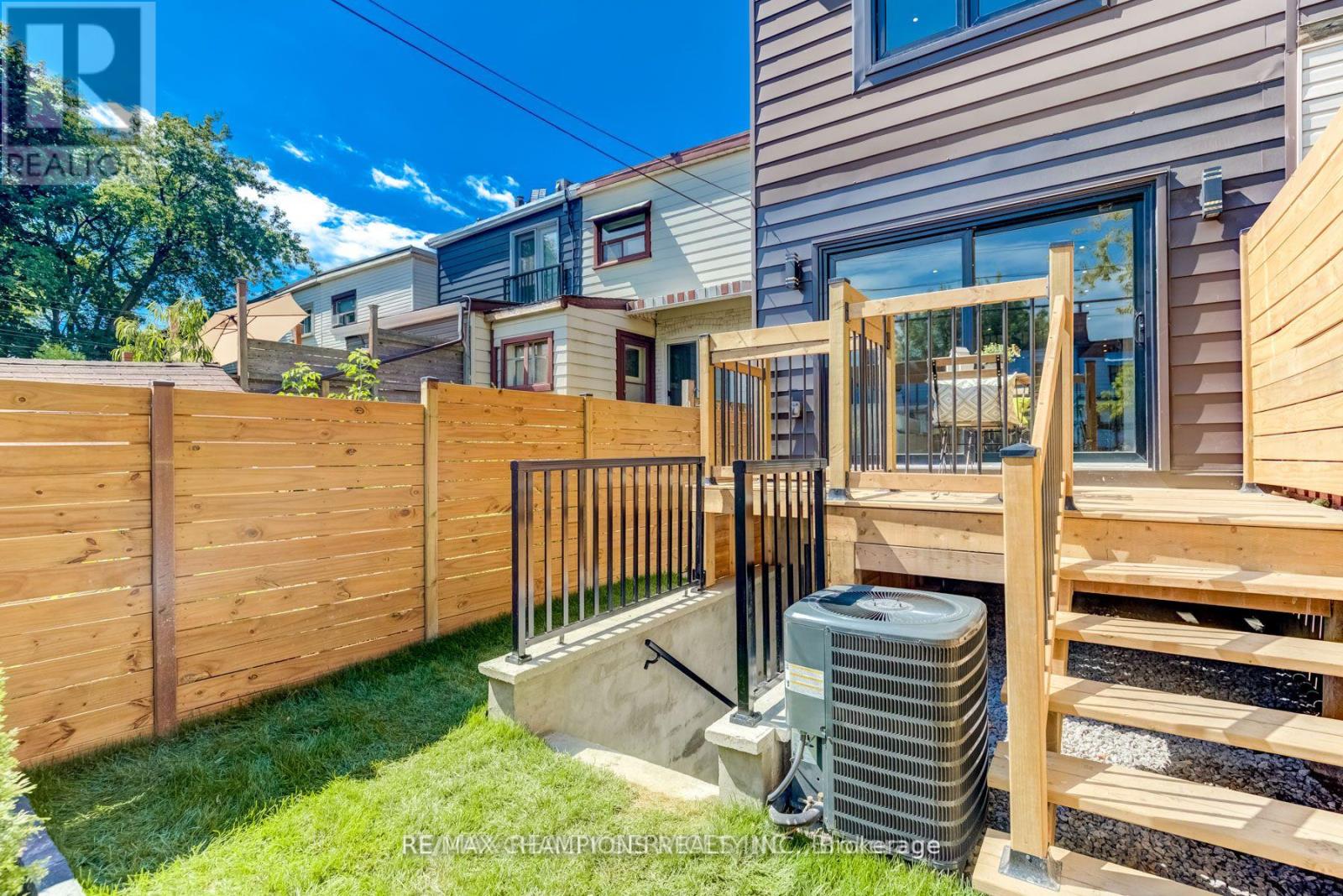 Bsmt - 41 Caroline Avenue, Toronto, Ontario  M4M 2X6 - Photo 14 - E12548924