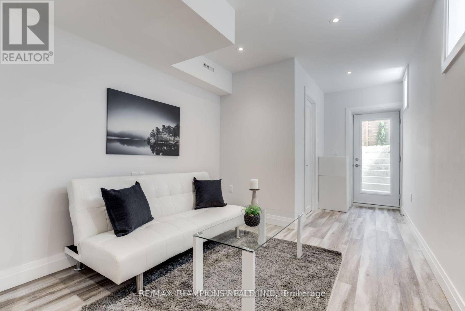 Bsmt - 41 Caroline Avenue, Toronto, Ontario  M4M 2X6 - Photo 5 - E12548924