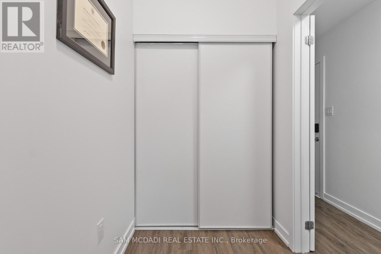 21 Hearne Street, Vaughan, Ontario  L4L 0L9 - Photo 5 - N12548896