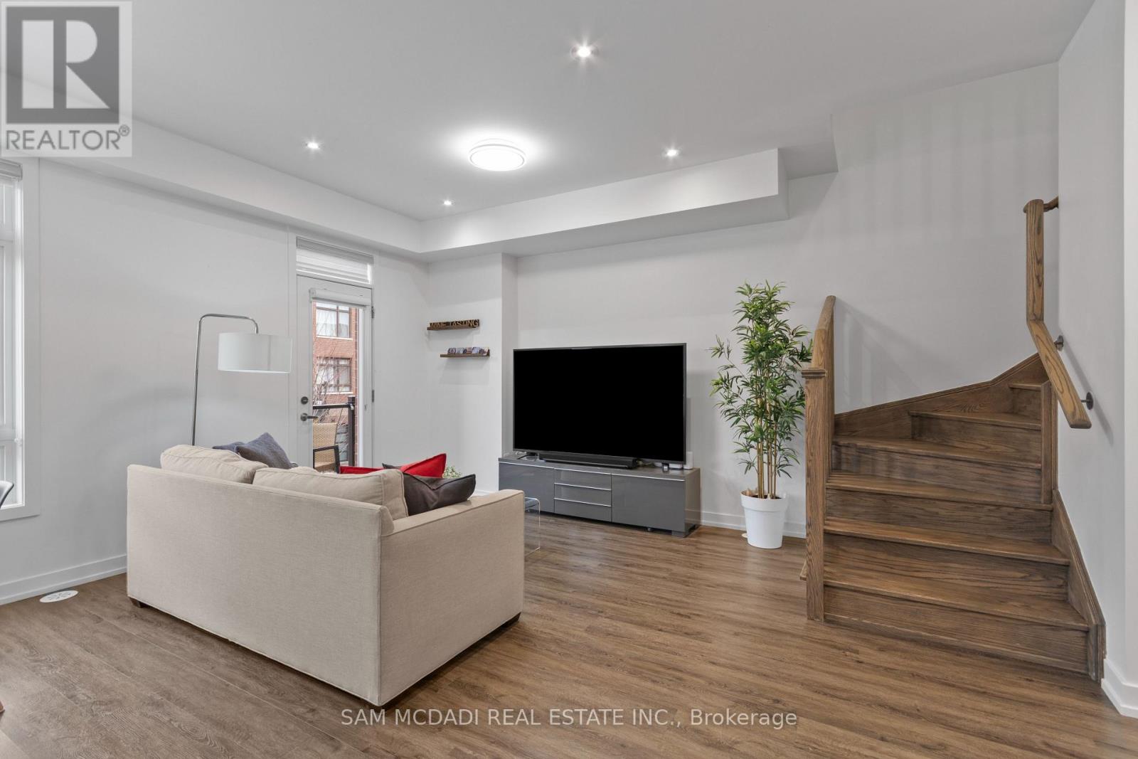 21 Hearne Street, Vaughan, Ontario  L4L 0L9 - Photo 9 - N12548896