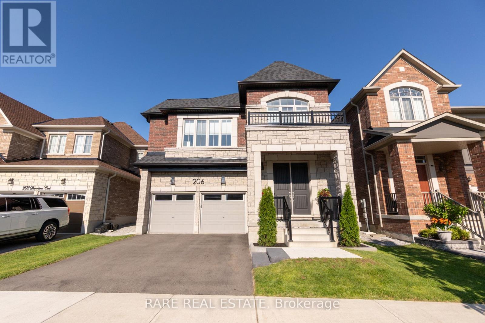 206 Stevenson Crescent, Bradford West Gwillimbury, Ontario  L3Z 0T1 - Photo 2 - N12548930
