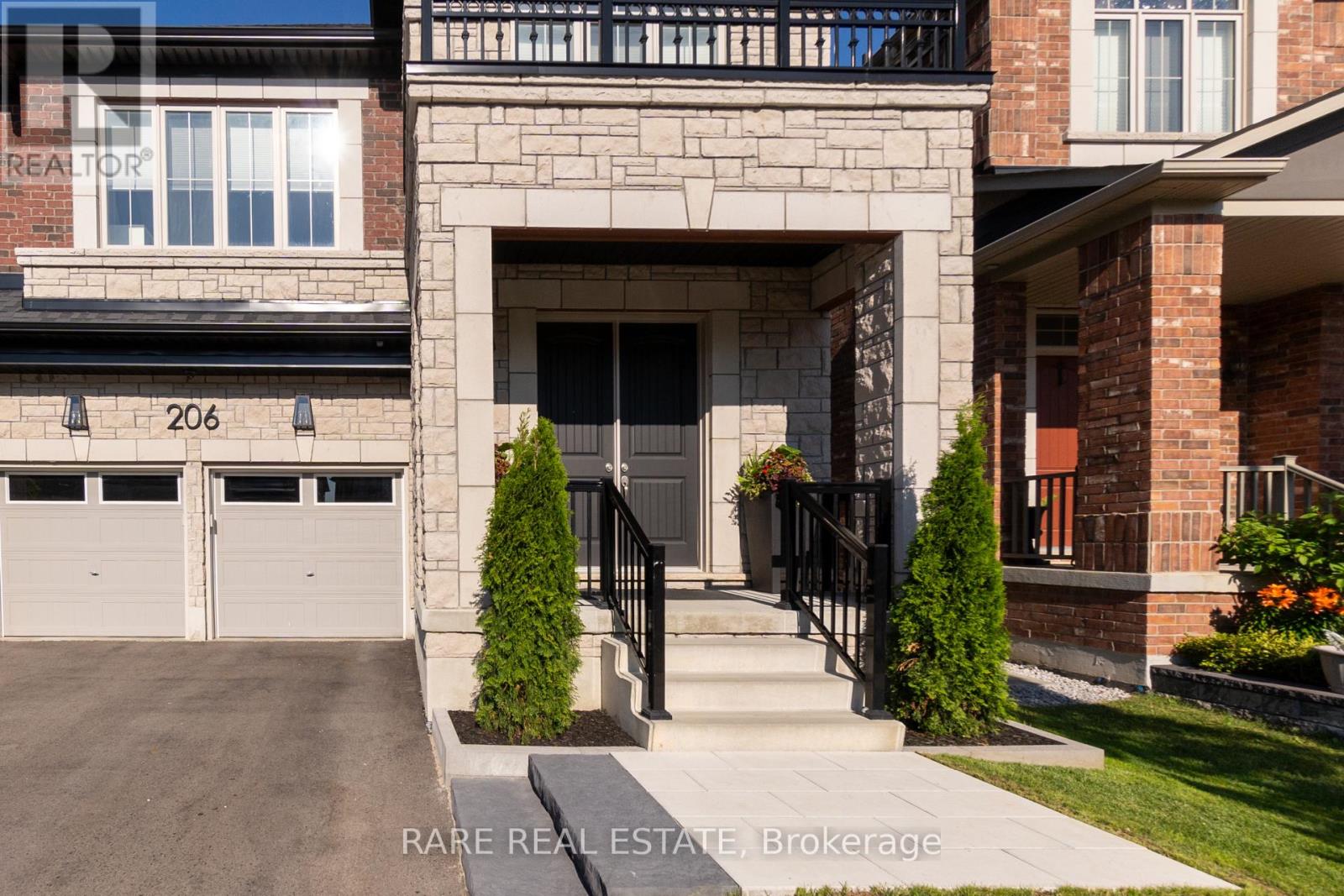 206 Stevenson Crescent, Bradford West Gwillimbury, Ontario  L3Z 0T1 - Photo 3 - N12548930