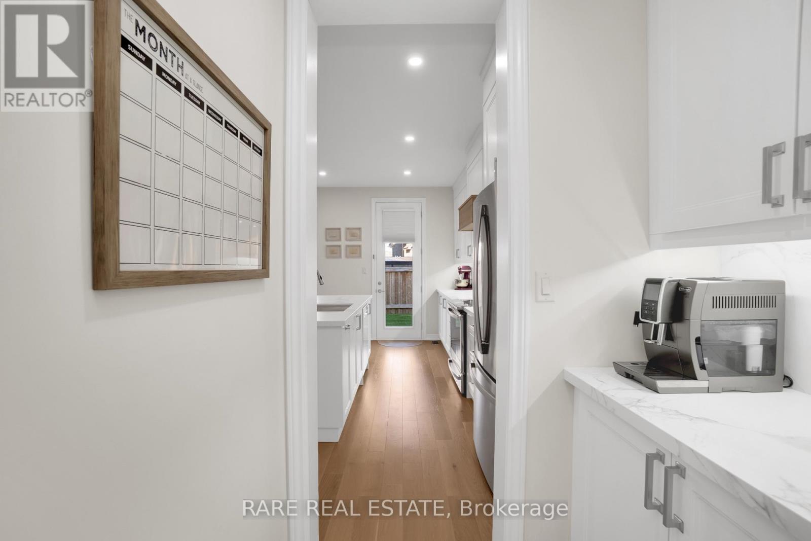 206 Stevenson Crescent, Bradford West Gwillimbury, Ontario  L3Z 0T1 - Photo 7 - N12548930