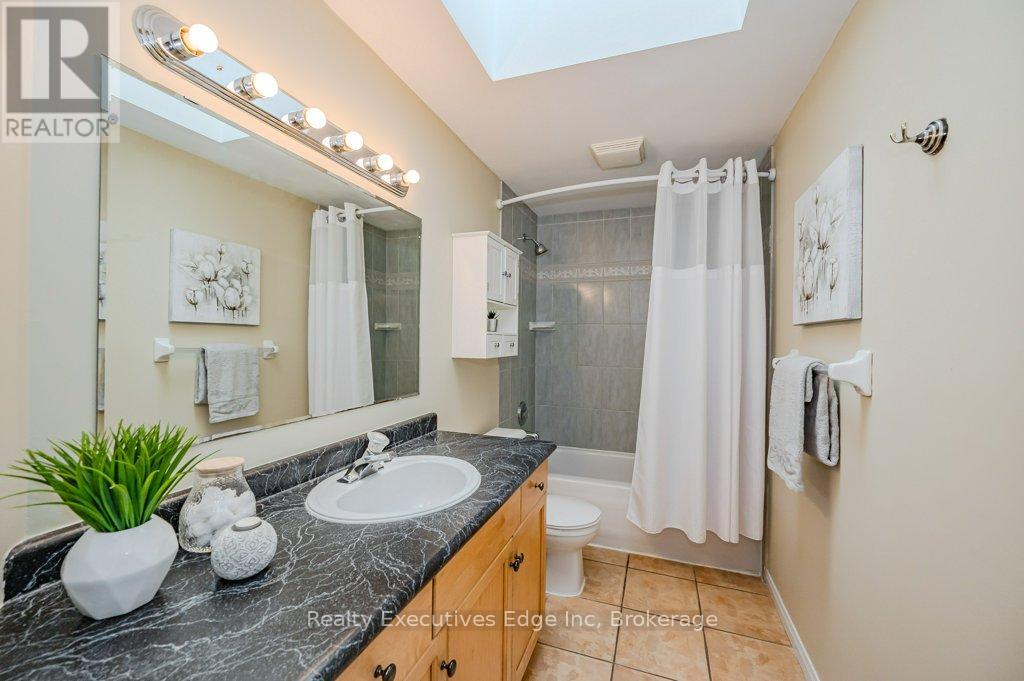 Main - 5 Camm Crescent, Guelph, Ontario N1L 1J9 - Photo 21 - X12503104