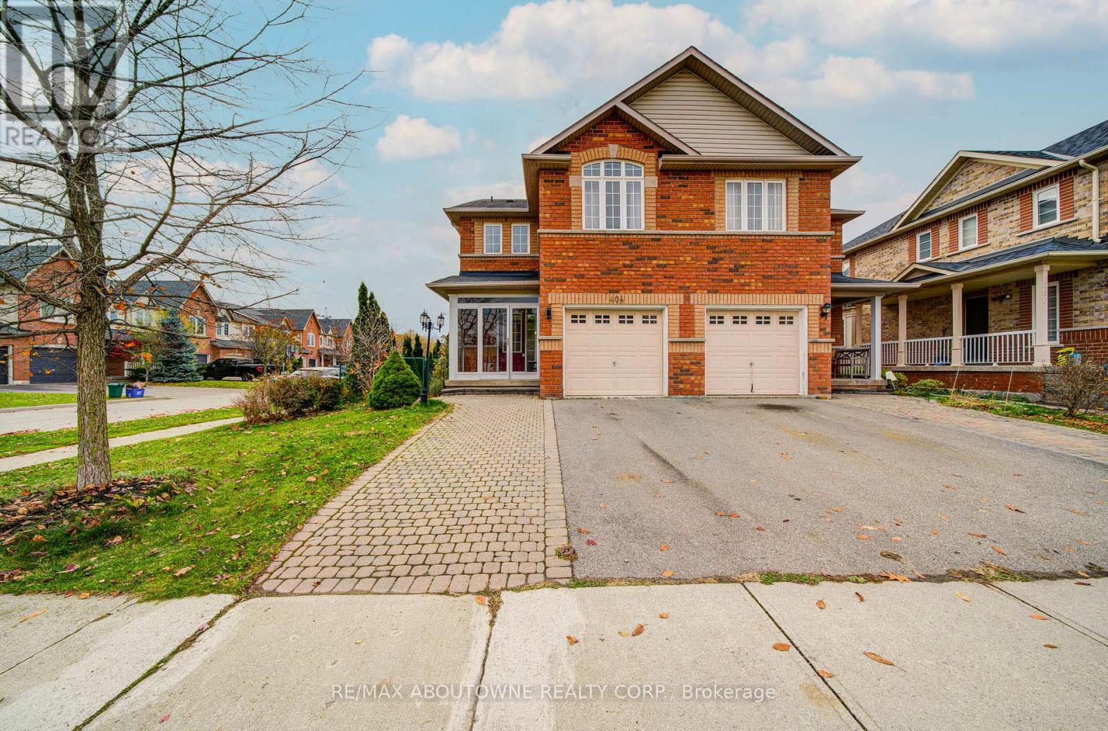 404 KITTRIDGE ROAD, Oakville, Ontario