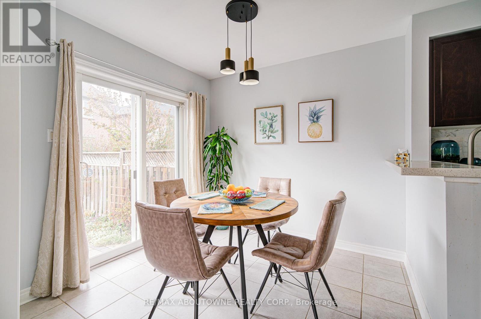 404 Kittridge Road, Oakville, Ontario  L6H 7K6 - Photo 12 - W12548892