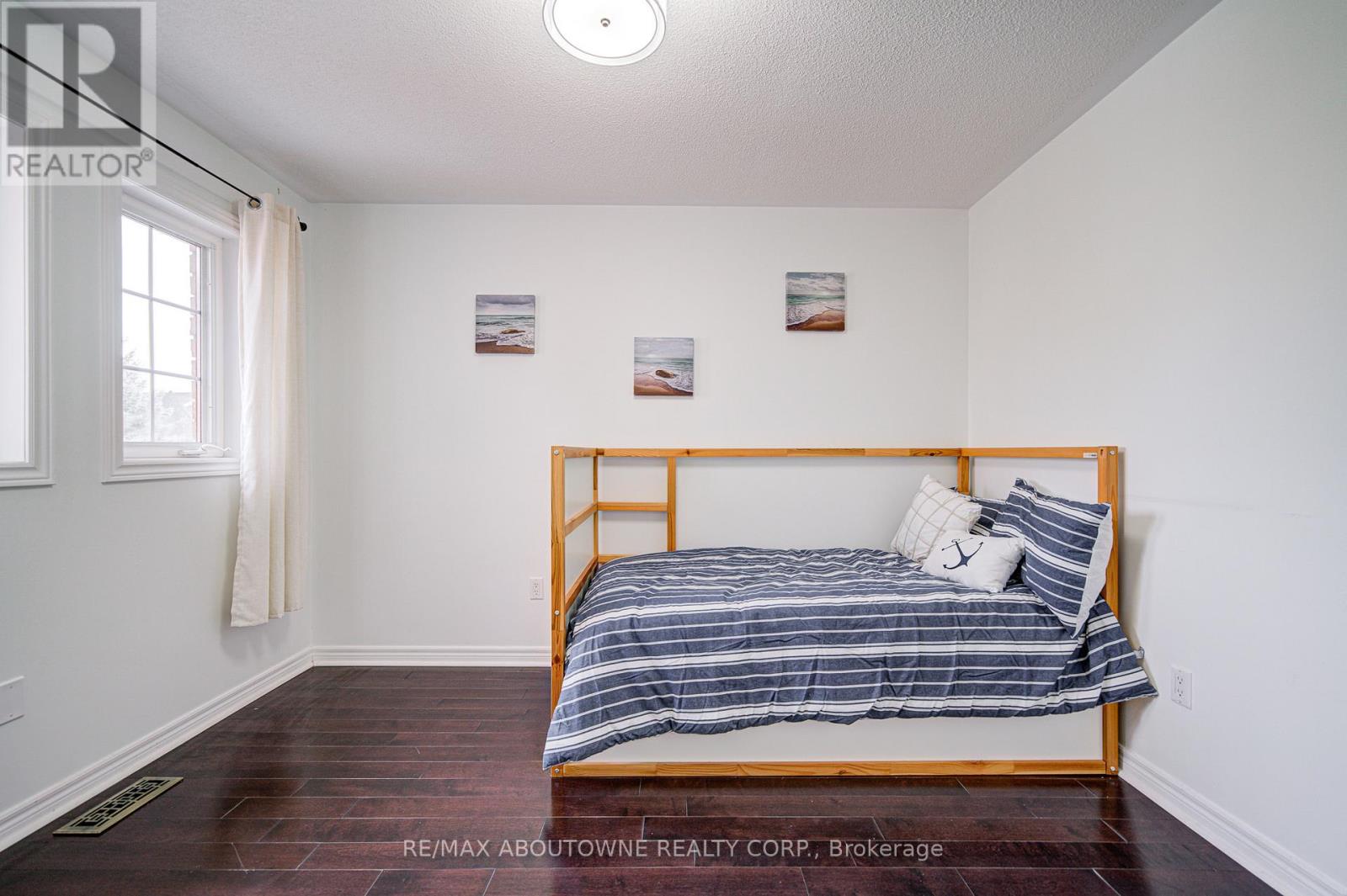 404 Kittridge Road, Oakville, Ontario  L6H 7K6 - Photo 17 - W12548892