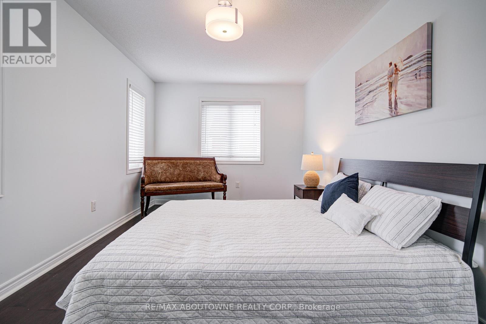 404 Kittridge Road, Oakville, Ontario  L6H 7K6 - Photo 23 - W12548892