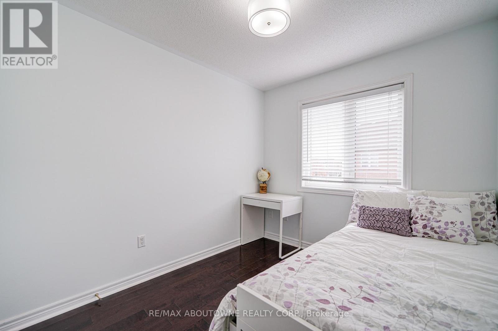 404 Kittridge Road, Oakville, Ontario  L6H 7K6 - Photo 29 - W12548892