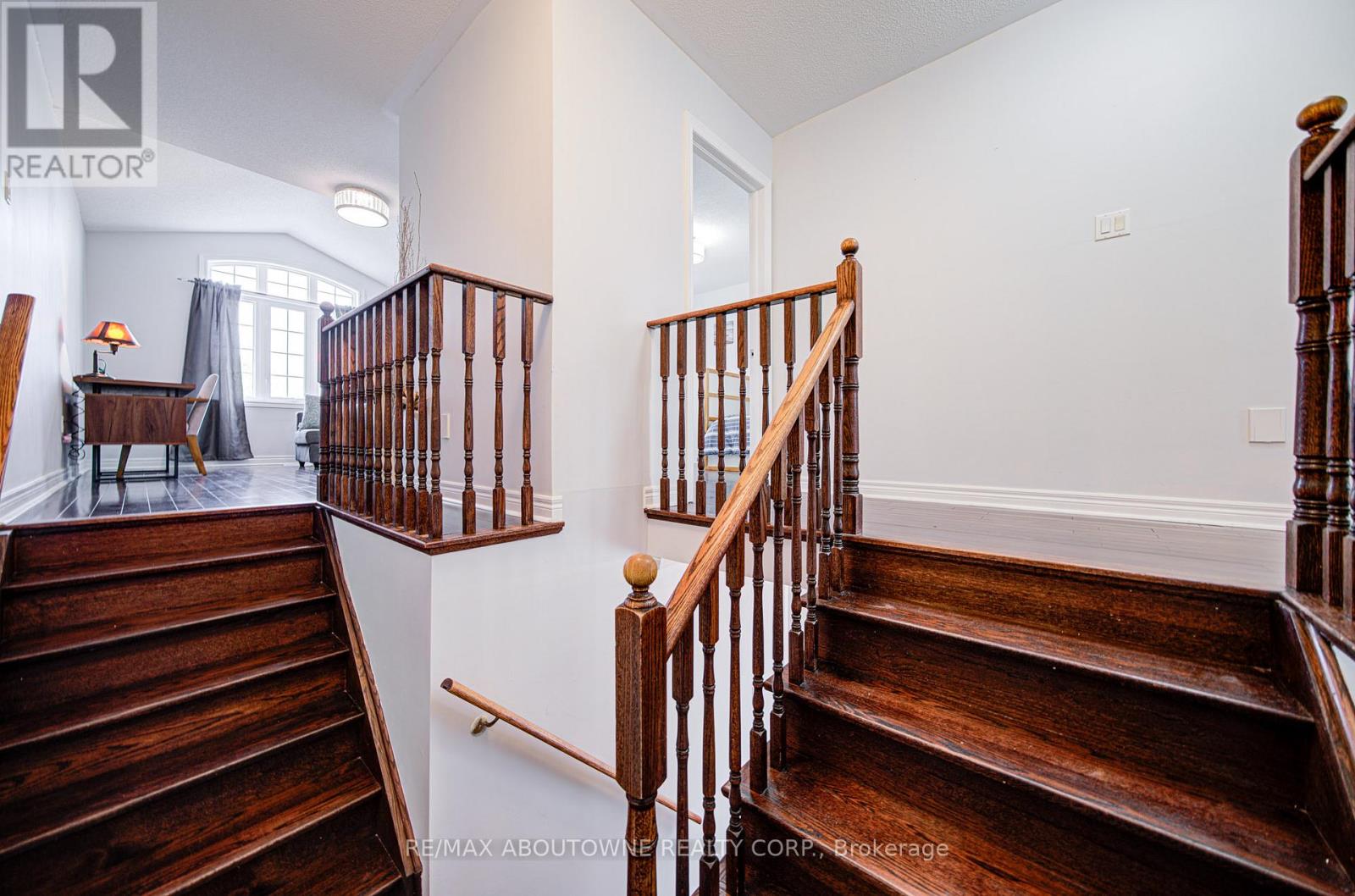 404 Kittridge Road, Oakville, Ontario  L6H 7K6 - Photo 30 - W12548892