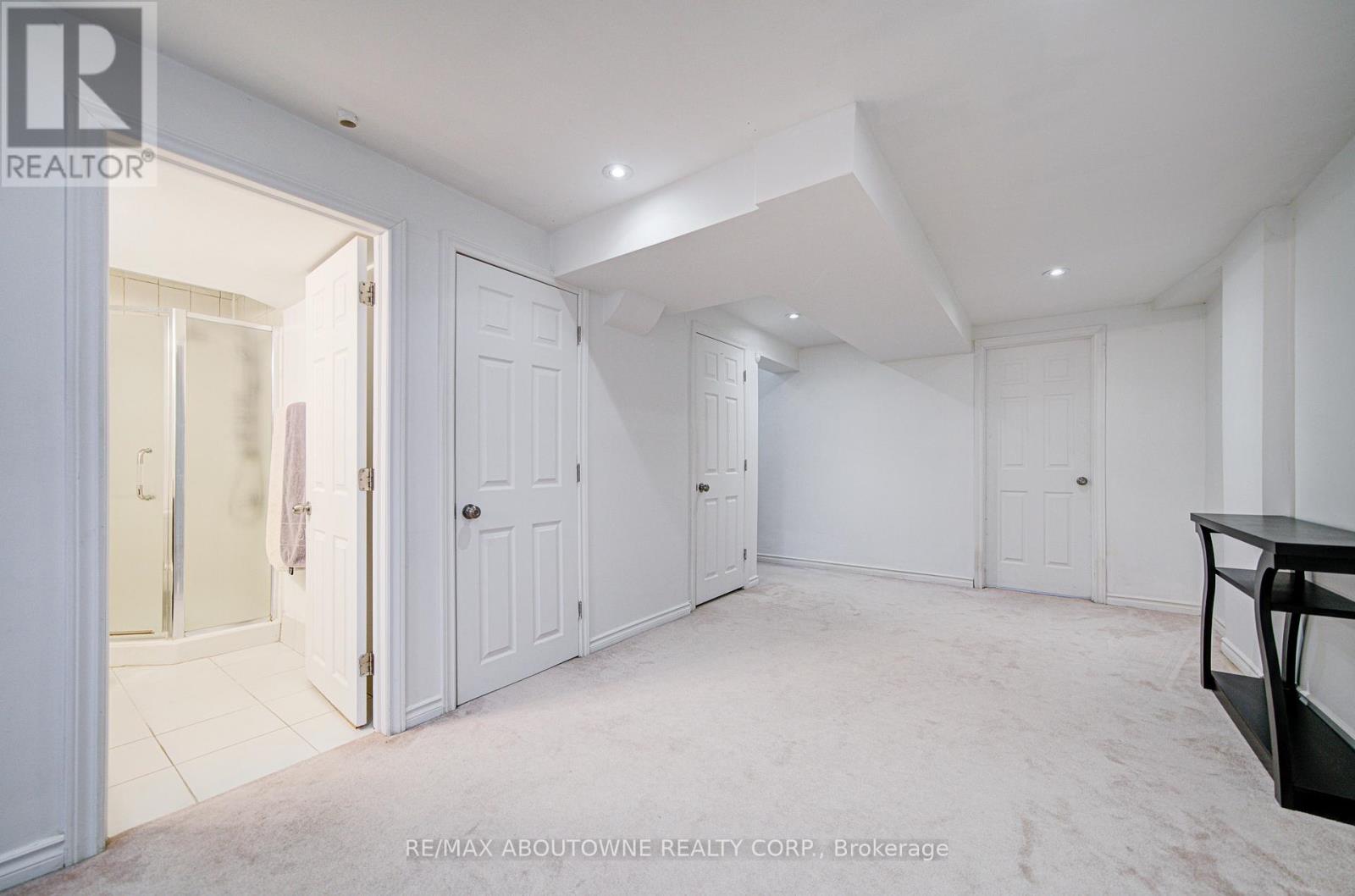 404 Kittridge Road, Oakville, Ontario  L6H 7K6 - Photo 38 - W12548892