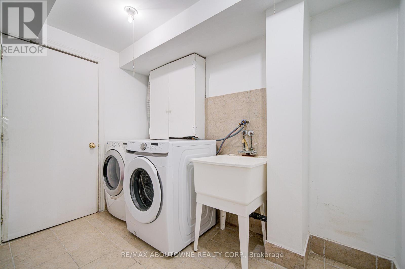 404 Kittridge Road, Oakville, Ontario  L6H 7K6 - Photo 44 - W12548892