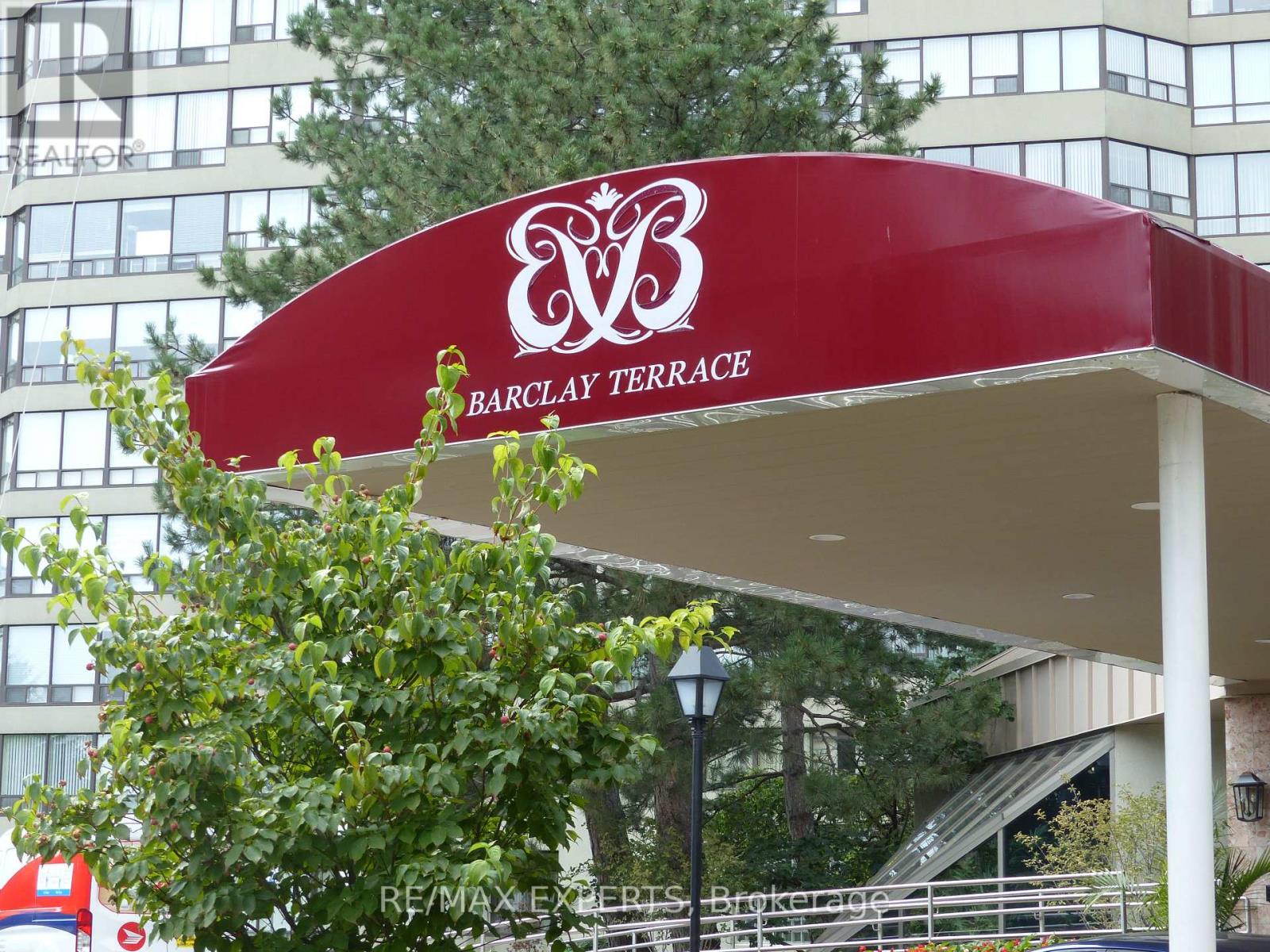 1209 - 1300 Islington Avenue, Toronto, Ontario  M9A 5C4 - Photo 2 - W12548916