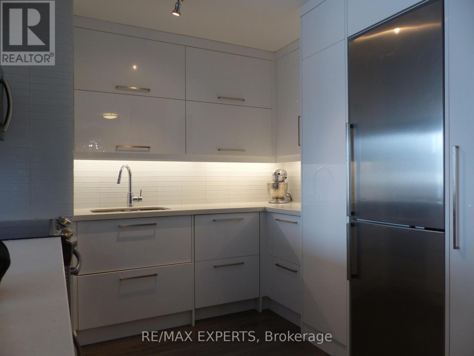 1209 - 1300 Islington Avenue, Toronto, Ontario  M9A 5C4 - Photo 8 - W12548916