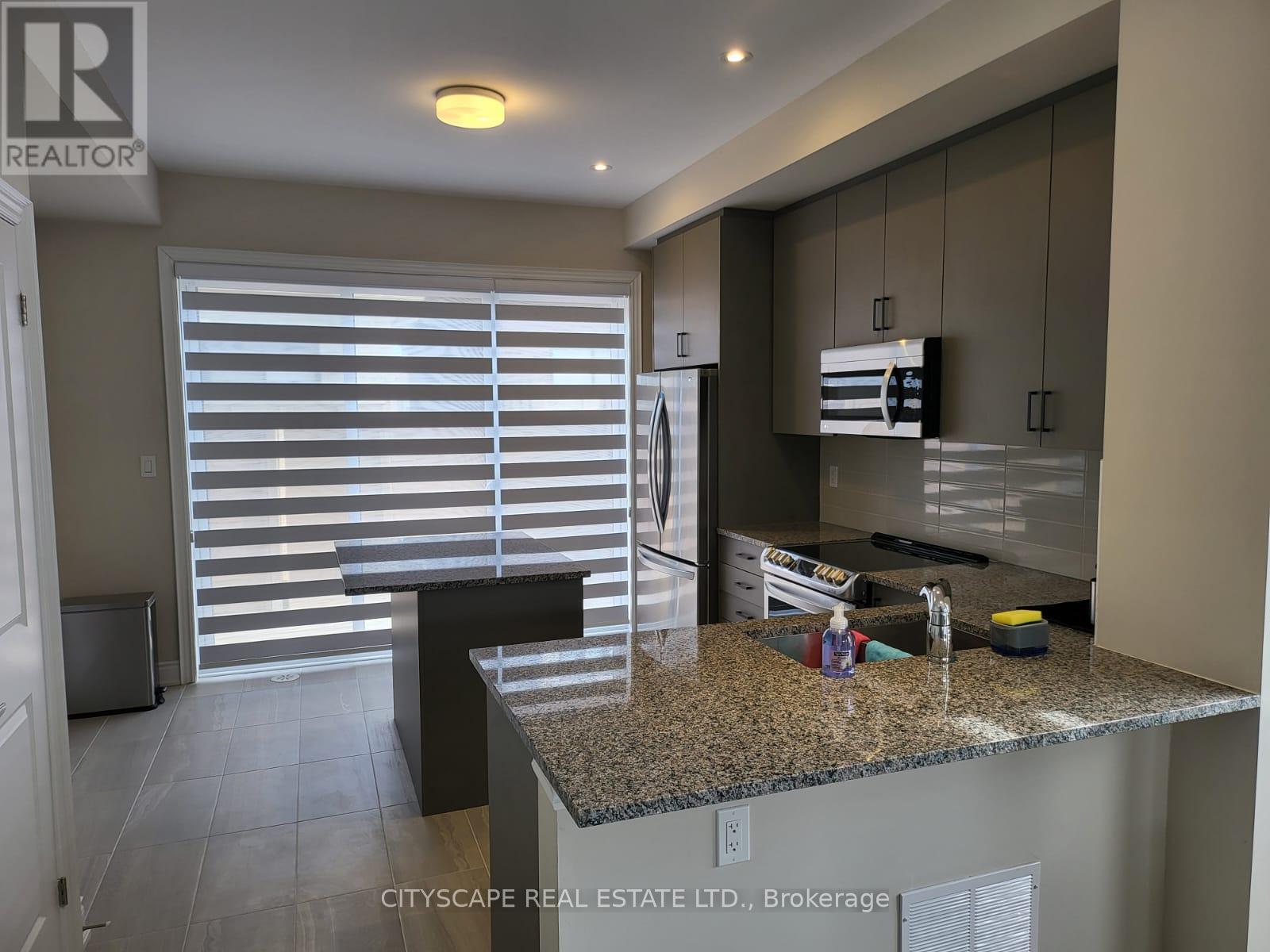 34 - 20 Lunar Crescent, Mississauga, Ontario  L5M 2R5 - Photo 8 - W12548918