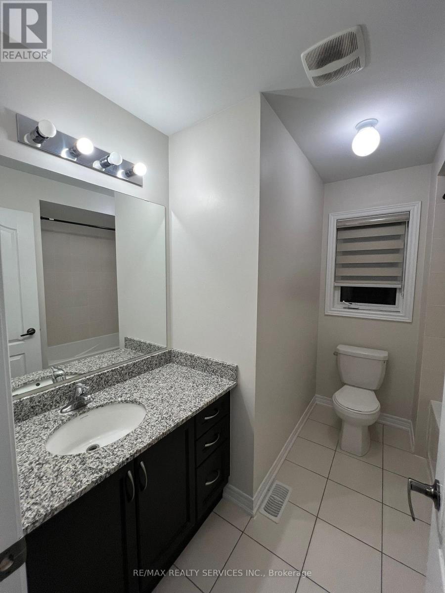 20 George Gray Drive, Brampton, Ontario  L6R 4A3 - Photo 11 - W12548928