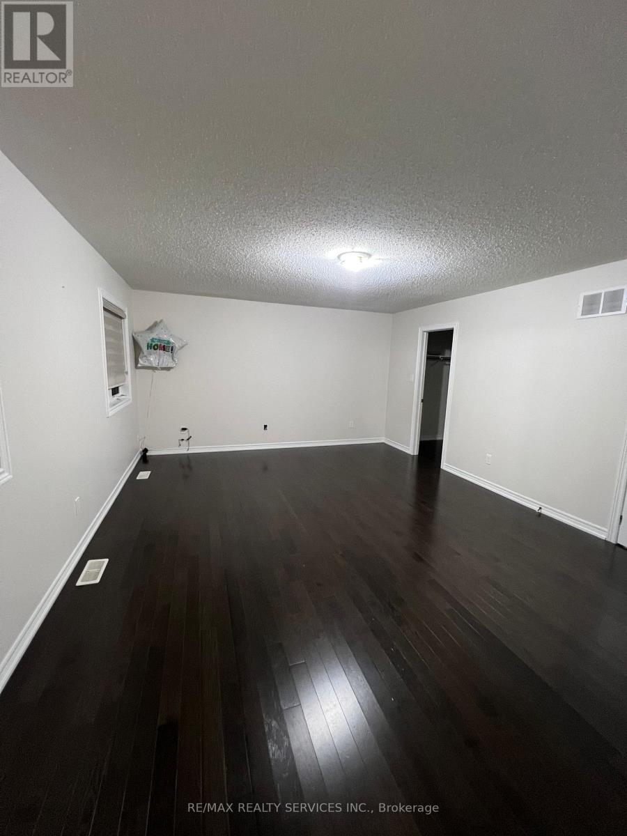 20 George Gray Drive, Brampton, Ontario  L6R 4A3 - Photo 6 - W12548928