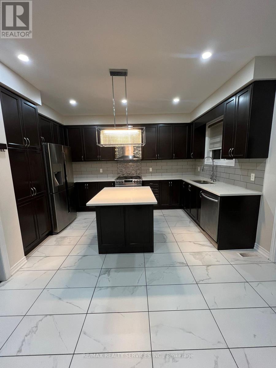 20 George Gray Drive, Brampton, Ontario  L6R 4A3 - Photo 7 - W12548928