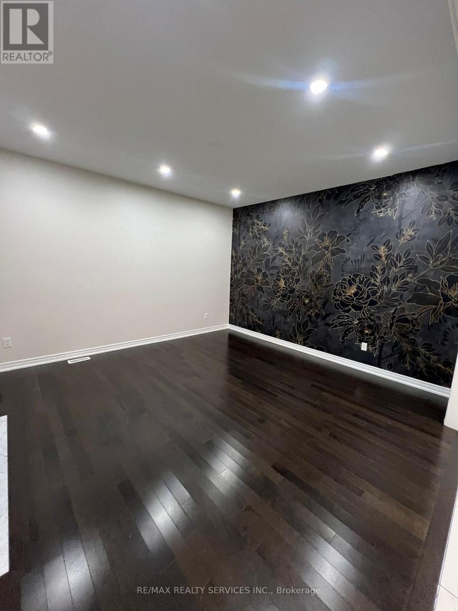 20 George Gray Drive, Brampton, Ontario  L6R 4A3 - Photo 8 - W12548928