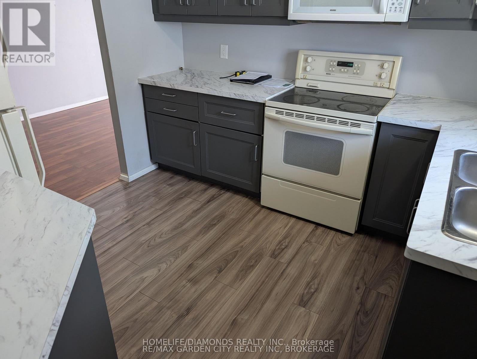 Upper - 5 Calcott Court, Thorold, Ontario  L2V 4J9 - Photo 1 - X12548878