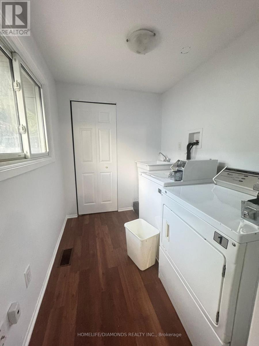 Upper - 5 Calcott Court, Thorold, Ontario  L2V 4J9 - Photo 15 - X12548878