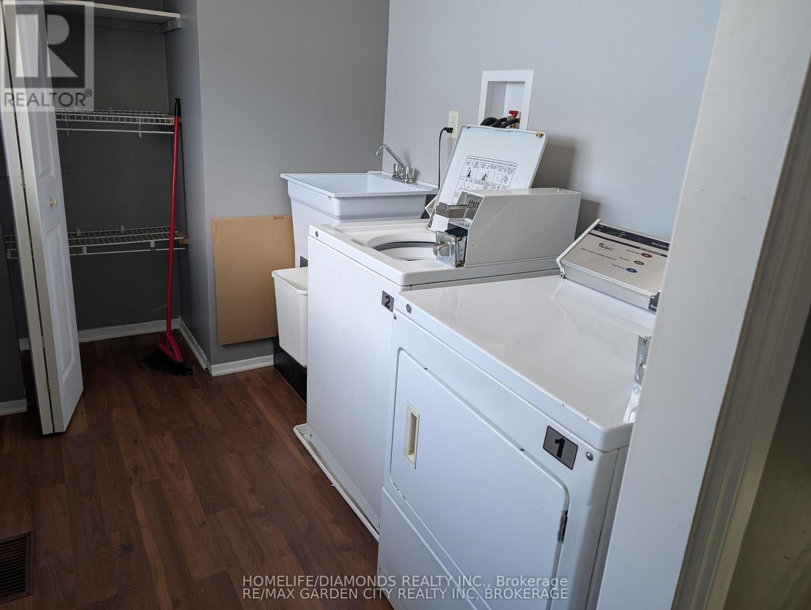 Upper - 5 Calcott Court, Thorold, Ontario  L2V 4J9 - Photo 5 - X12548878