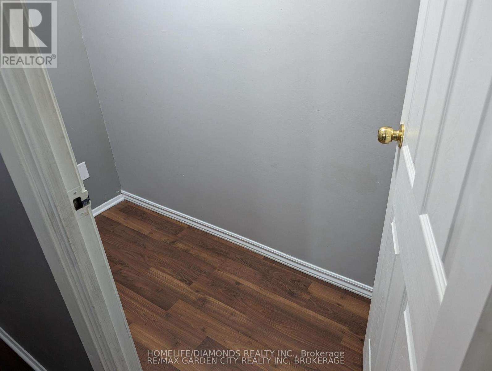 Upper - 5 Calcott Court, Thorold, Ontario  L2V 4J9 - Photo 6 - X12548878