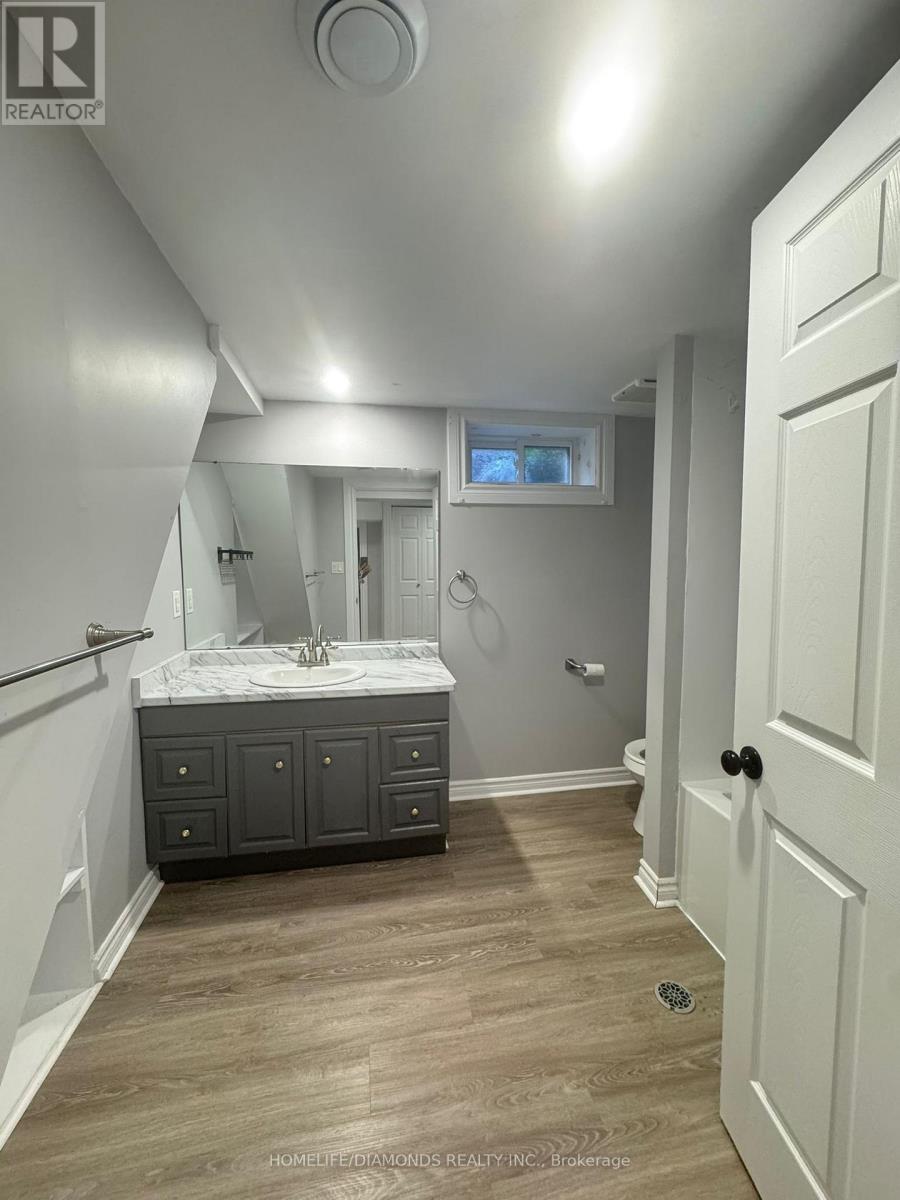 Lower - 5 Calcott Court, Thorold, Ontario  L2V 4J9 - Photo 9 - X12548888