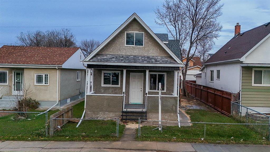 791 Burrows Avenue, Winnipeg, Manitoba  R2X 0R1 - Photo 1 - 202528545