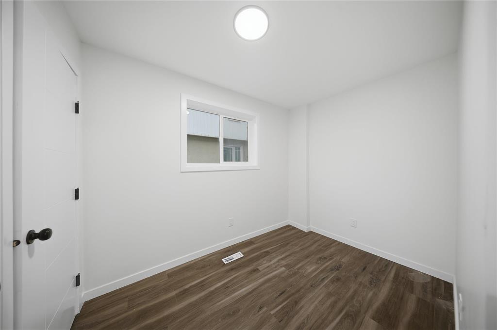 791 Burrows Avenue, Winnipeg, Manitoba  R2X 0R1 - Photo 21 - 202528545