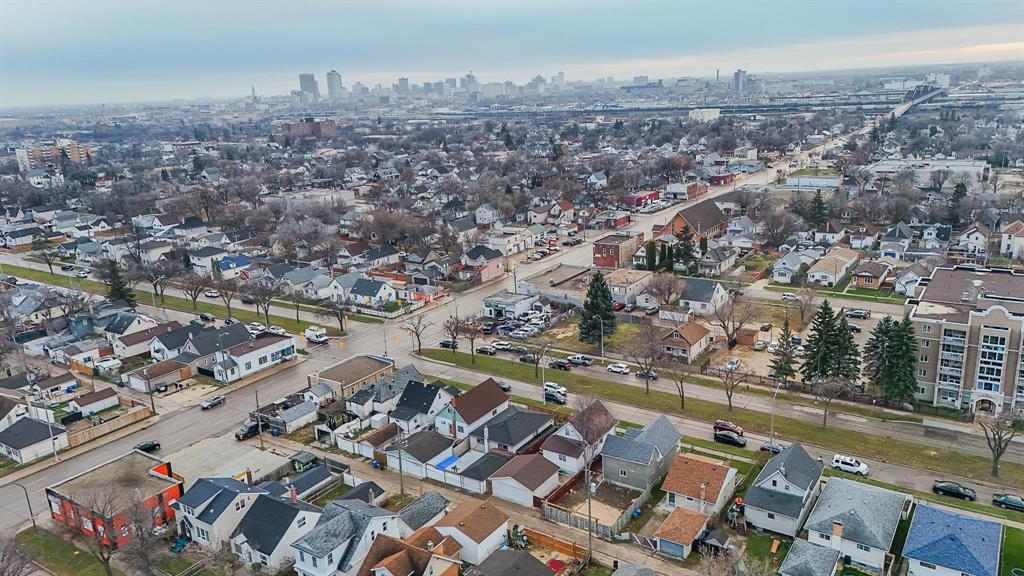 791 Burrows Avenue, Winnipeg, Manitoba  R2X 0R1 - Photo 31 - 202528545