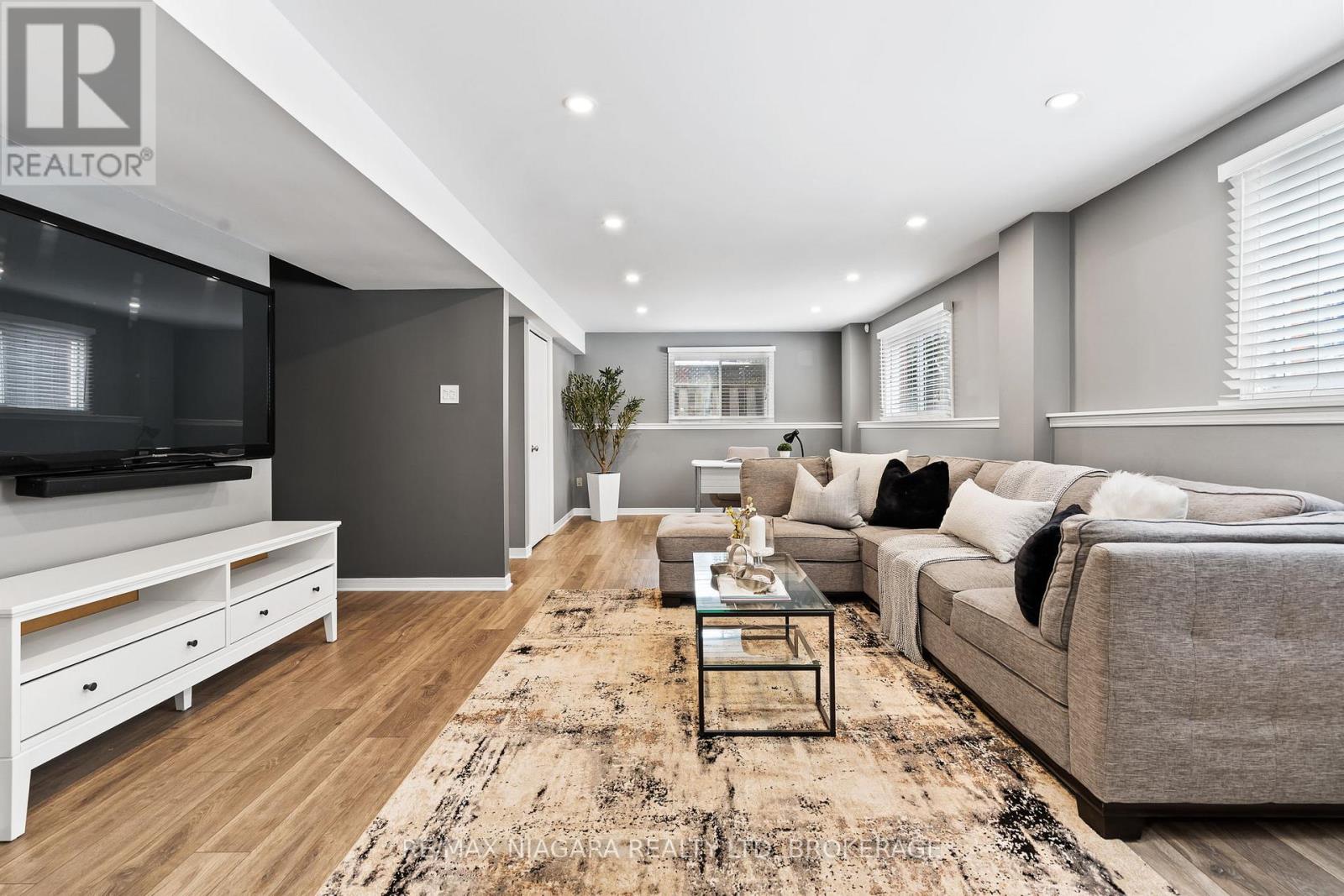 22 Michelle Drive, St. Catharines, Ontario  L2S 3G7 - Photo 19 - X12532796