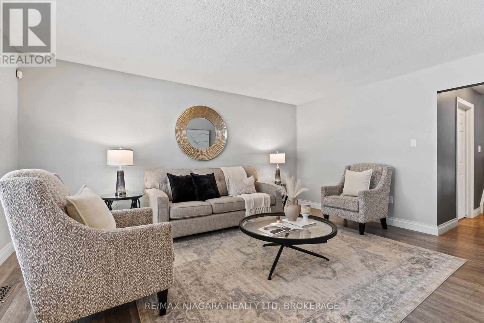 22 Michelle Drive, St. Catharines, Ontario  L2S 3G7 - Photo 5 - X12532796