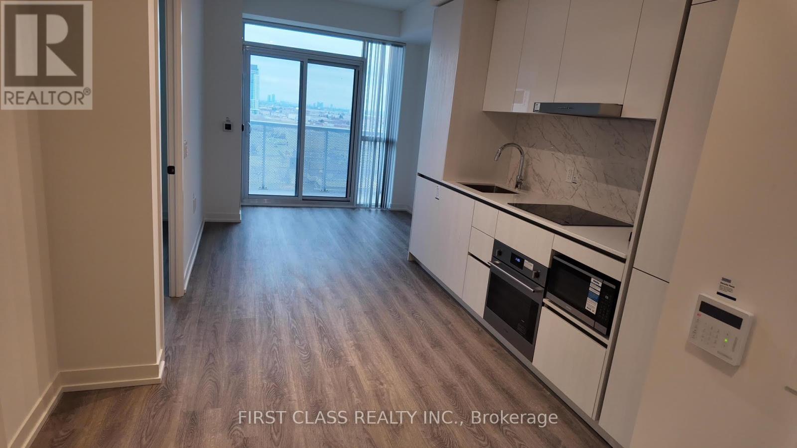 1208 - 8 Interchange Way, Vaughan, Ontario  L4K 5Z7 - Photo 2 - N12548948