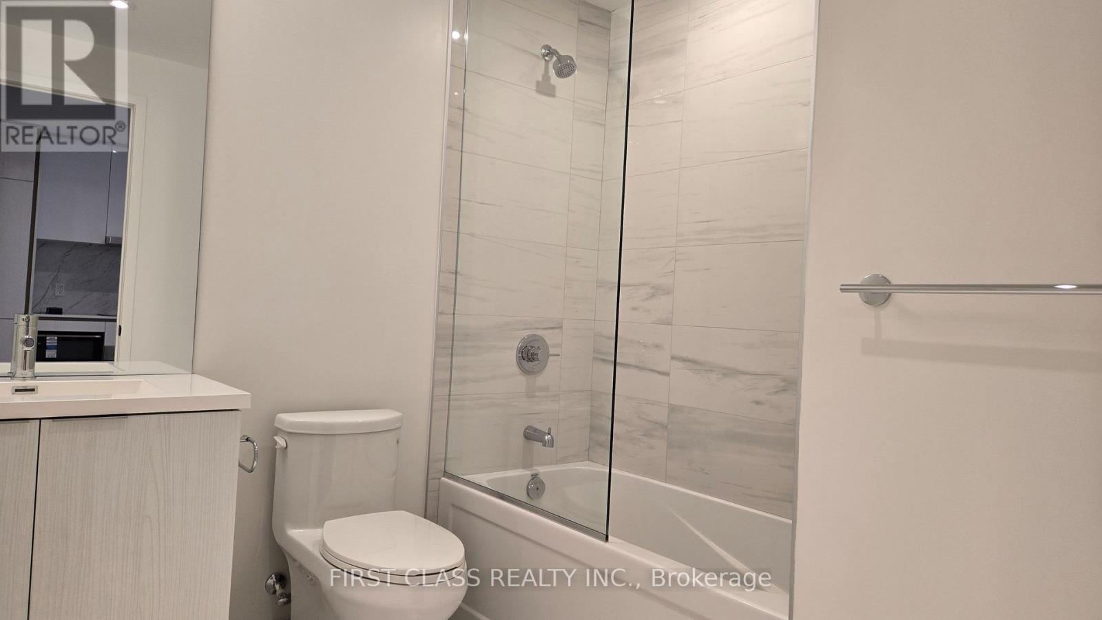 1208 - 8 Interchange Way, Vaughan, Ontario  L4K 5Z7 - Photo 9 - N12548948