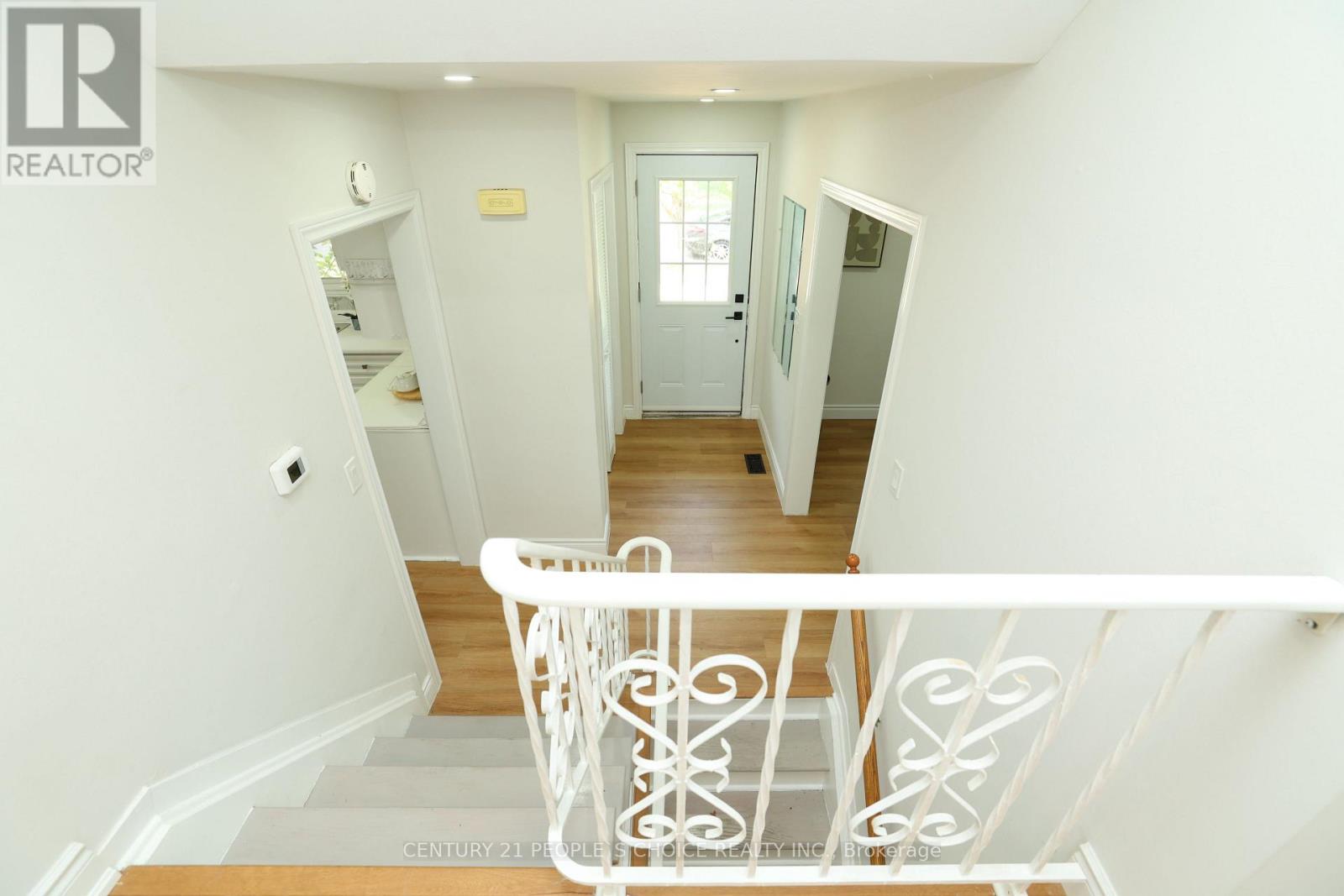 Upper - 608 Thornwood Avenue, Burlington, Ontario  L7N 3B8 - Photo 12 - W12548944