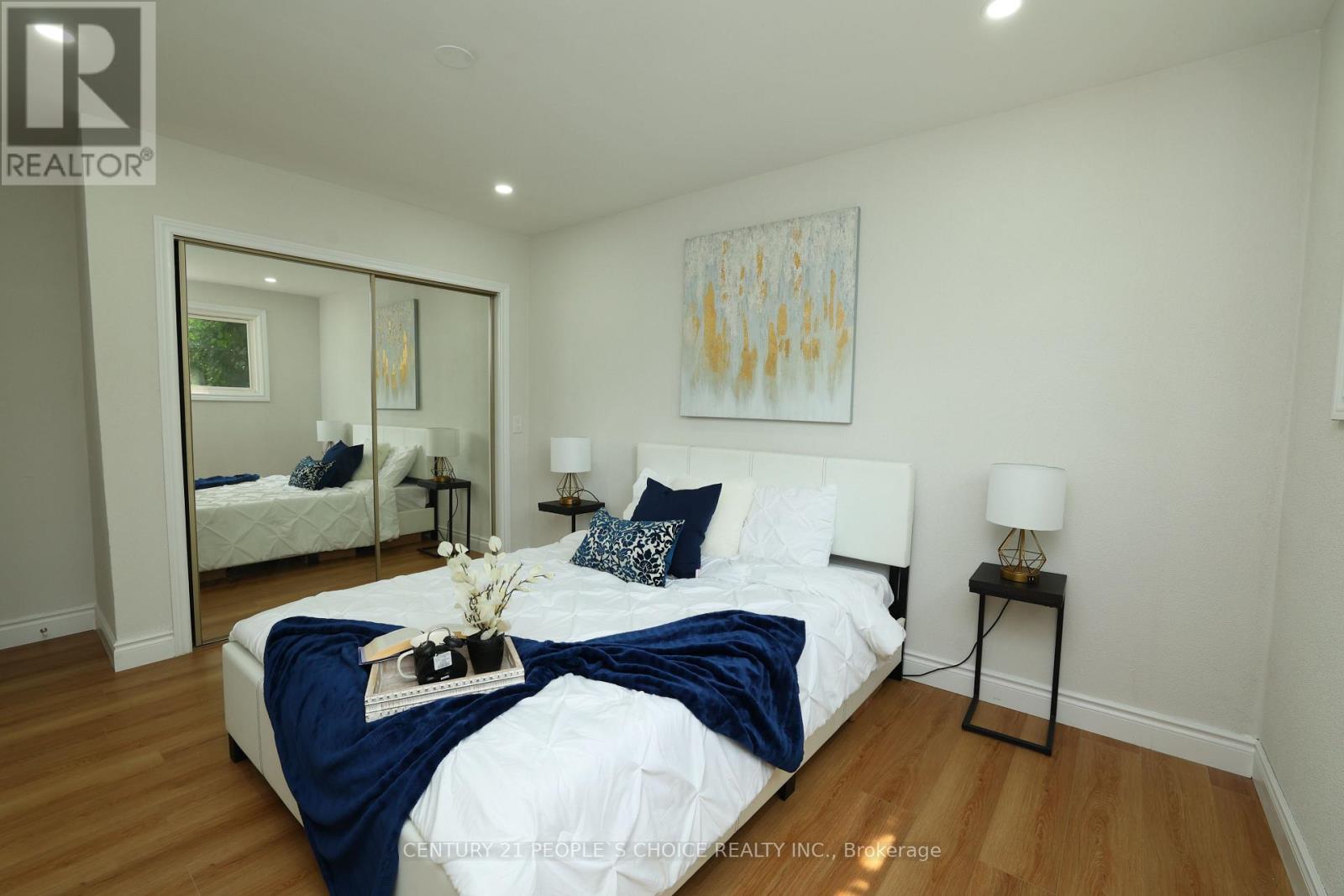 Upper - 608 Thornwood Avenue, Burlington, Ontario  L7N 3B8 - Photo 14 - W12548944