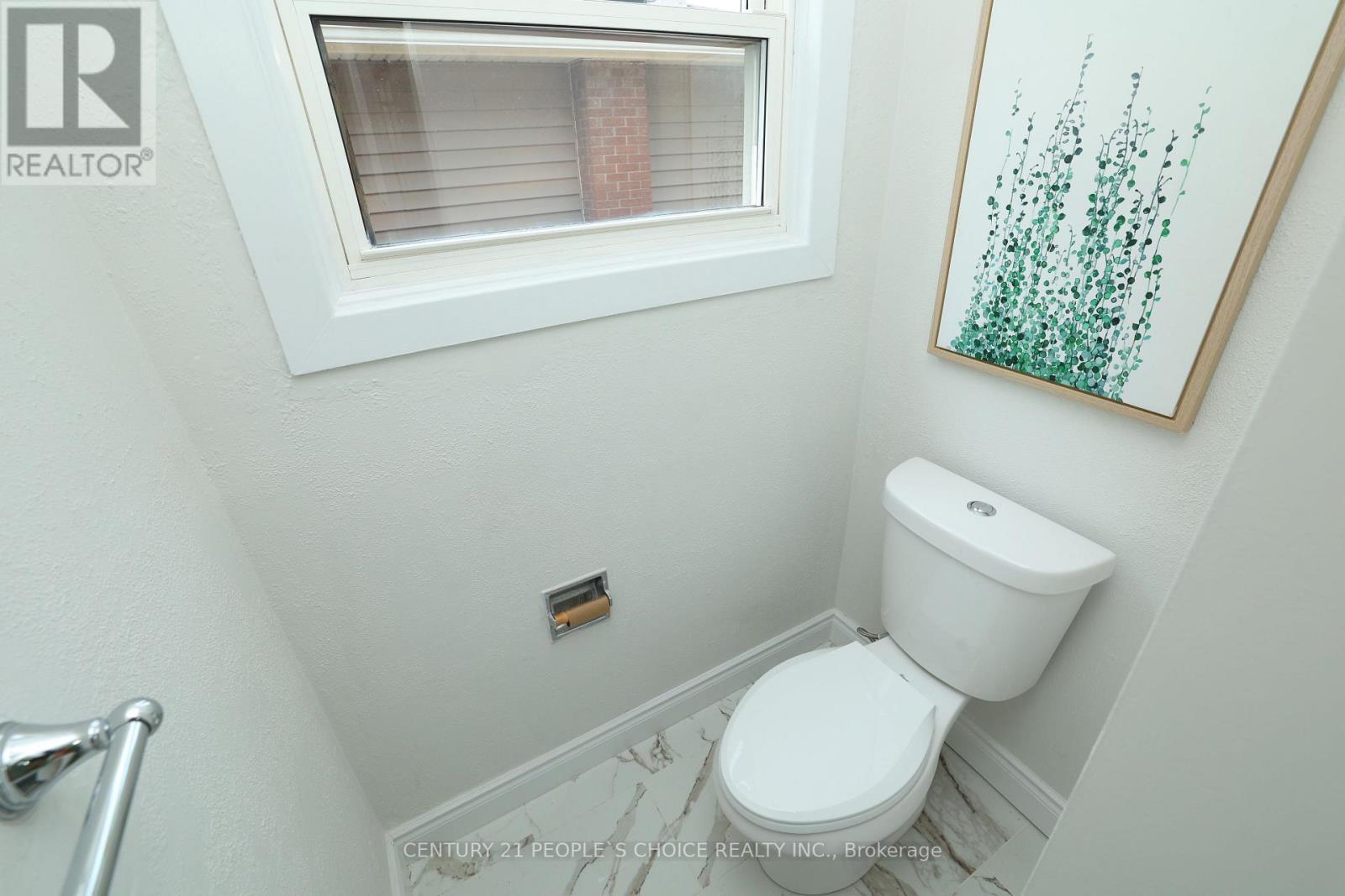 Upper - 608 Thornwood Avenue, Burlington, Ontario  L7N 3B8 - Photo 19 - W12548944