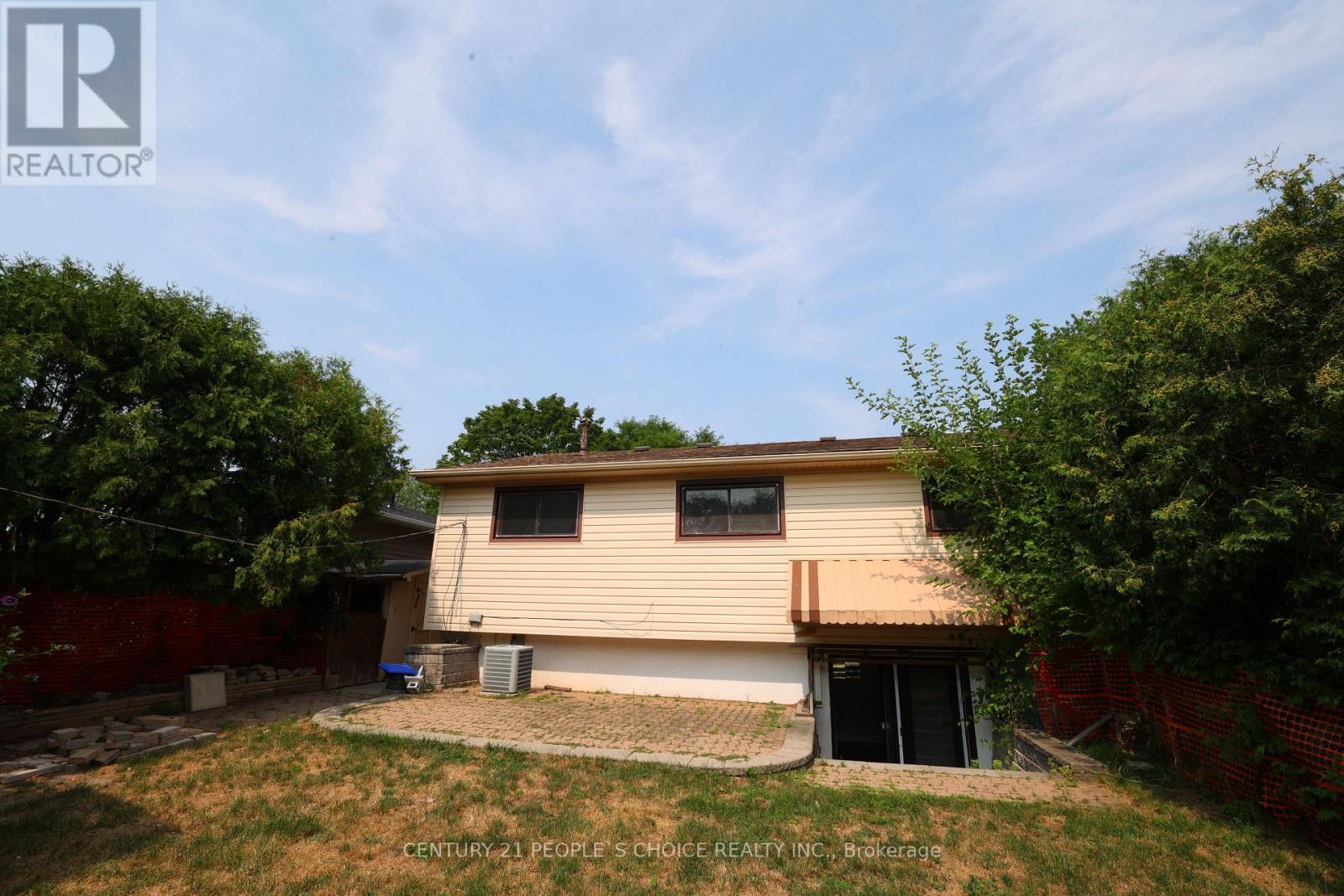 Upper - 608 Thornwood Avenue, Burlington, Ontario  L7N 3B8 - Photo 32 - W12548944