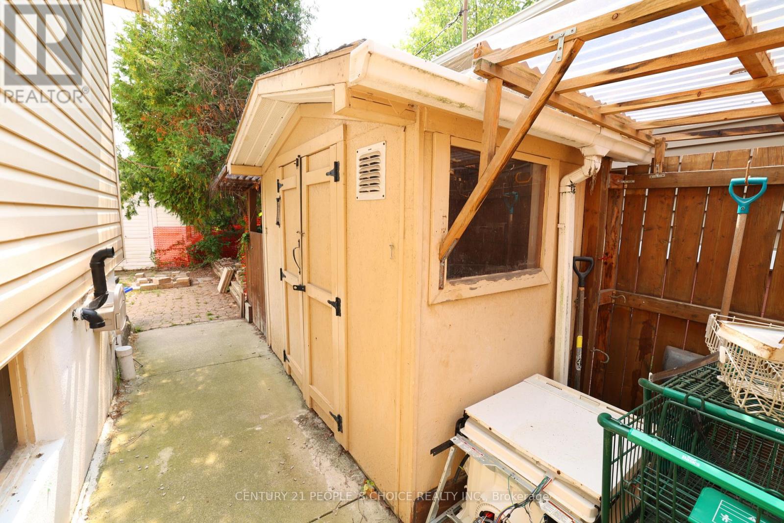 Upper - 608 Thornwood Avenue, Burlington, Ontario  L7N 3B8 - Photo 40 - W12548944