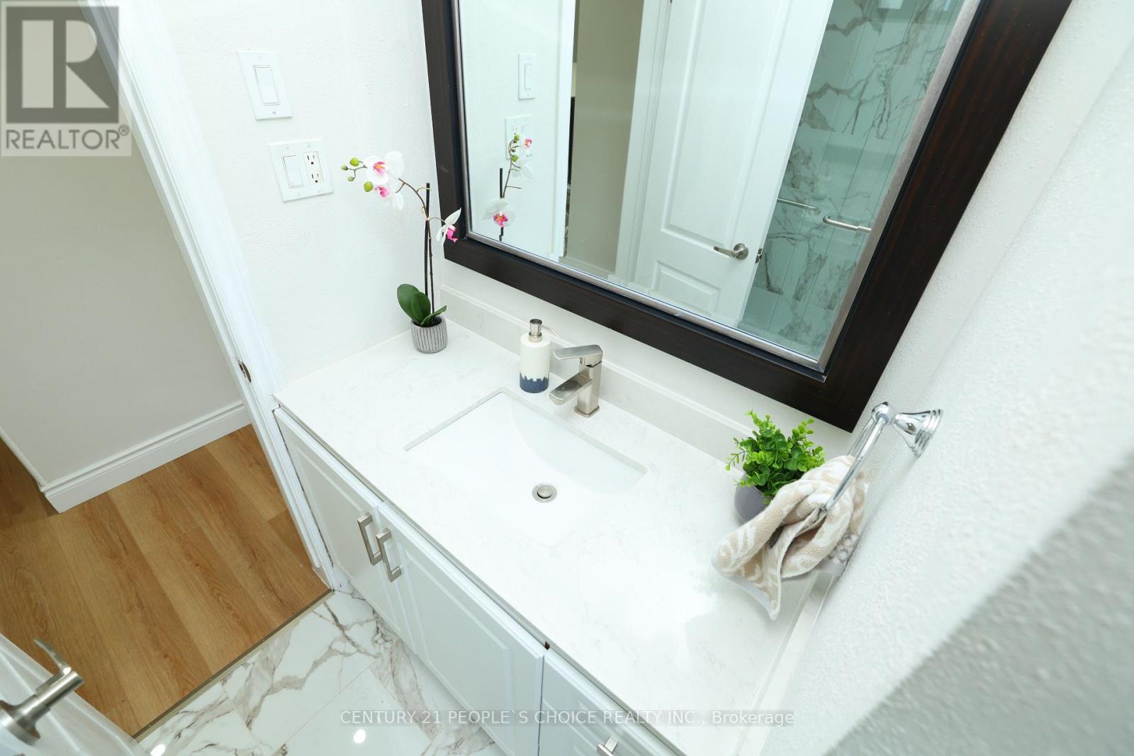 Upper - 608 Thornwood Avenue, Burlington, Ontario  L7N 3B8 - Photo 42 - W12548944