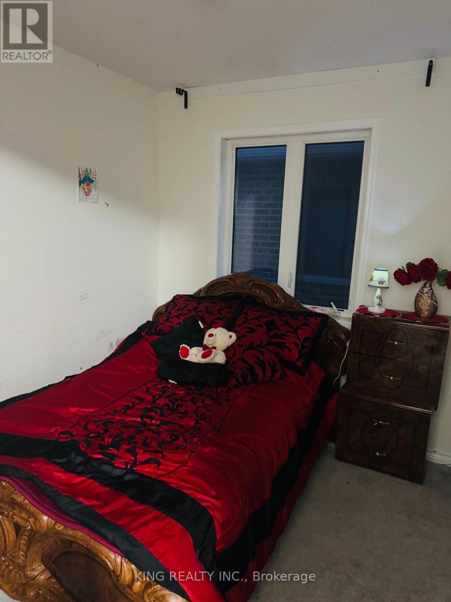 51 Eberly Woods Drive, Caledon, Ontario  L7C 4J2 - Photo 10 - W12548950