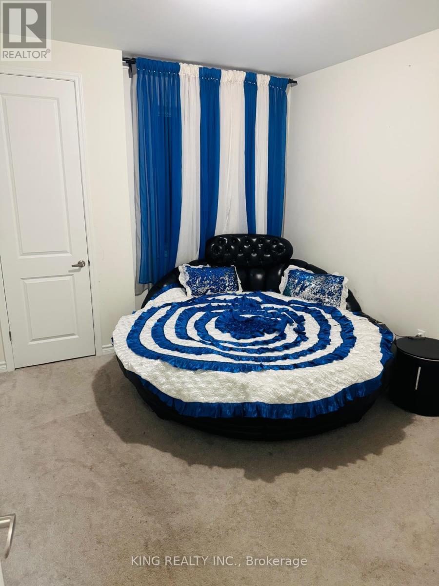 51 Eberly Woods Drive, Caledon, Ontario  L7C 4J2 - Photo 5 - W12548950