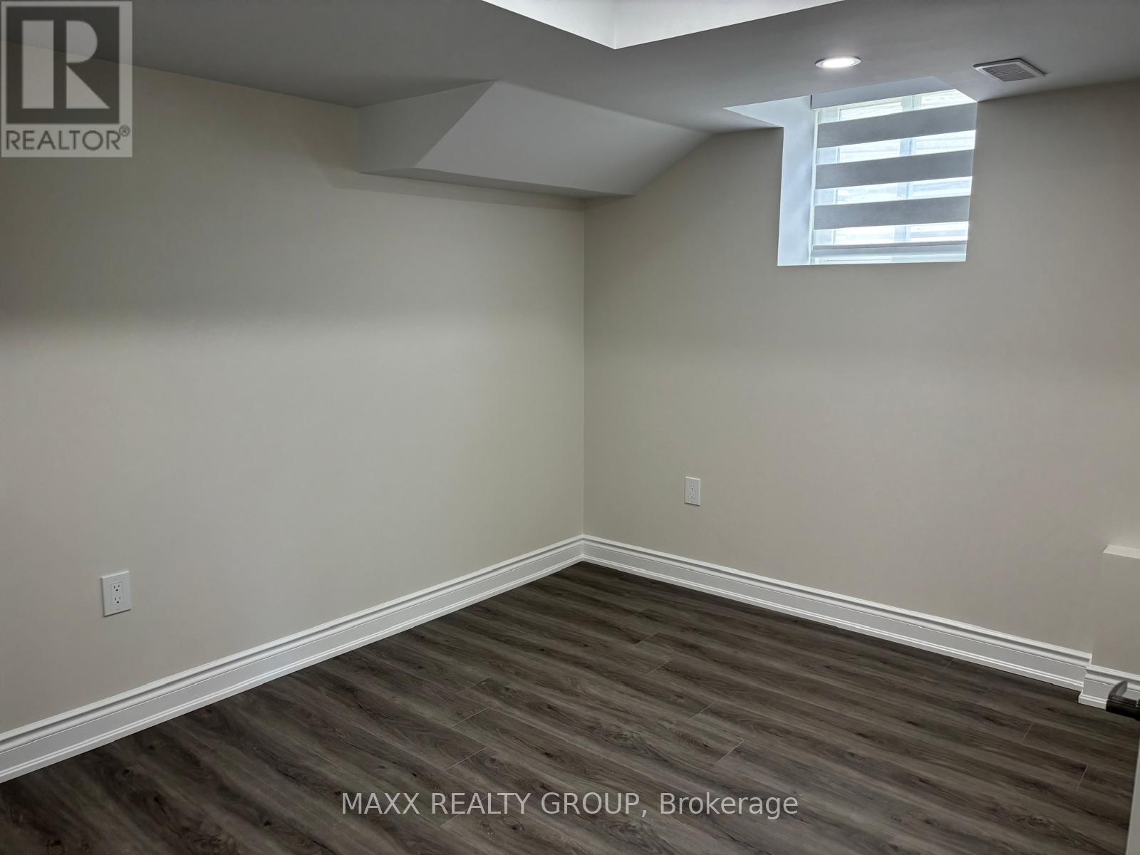 178 Cottonwood Crescent, Welland, Ontario L3B 0J4 - Photo 7 - X12548946